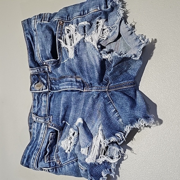 American eagle super stretch size 2 distressed style jean shorts - Picture 5 of 8